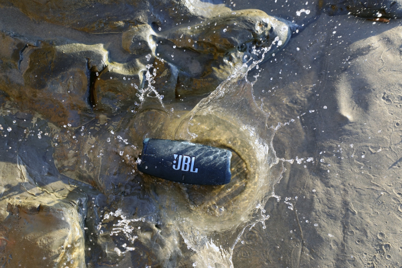 JBL_JBL Charge 5_7.jpg
