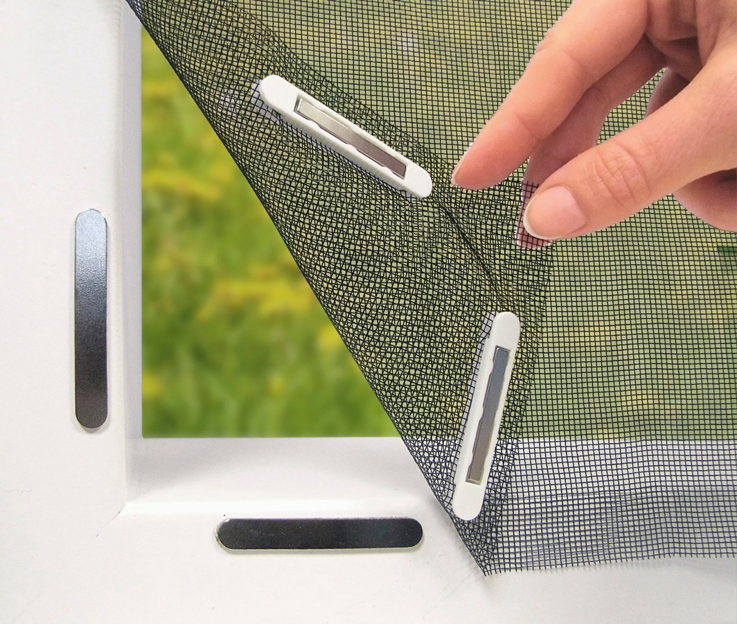 EASYMAXX 102026 Moskitonetz mit 12 Magnetbef. 150x130cm schwarz