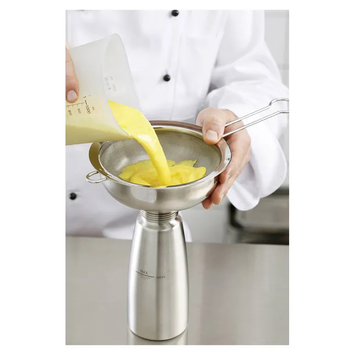 Person, Kochen, Essen pürieren