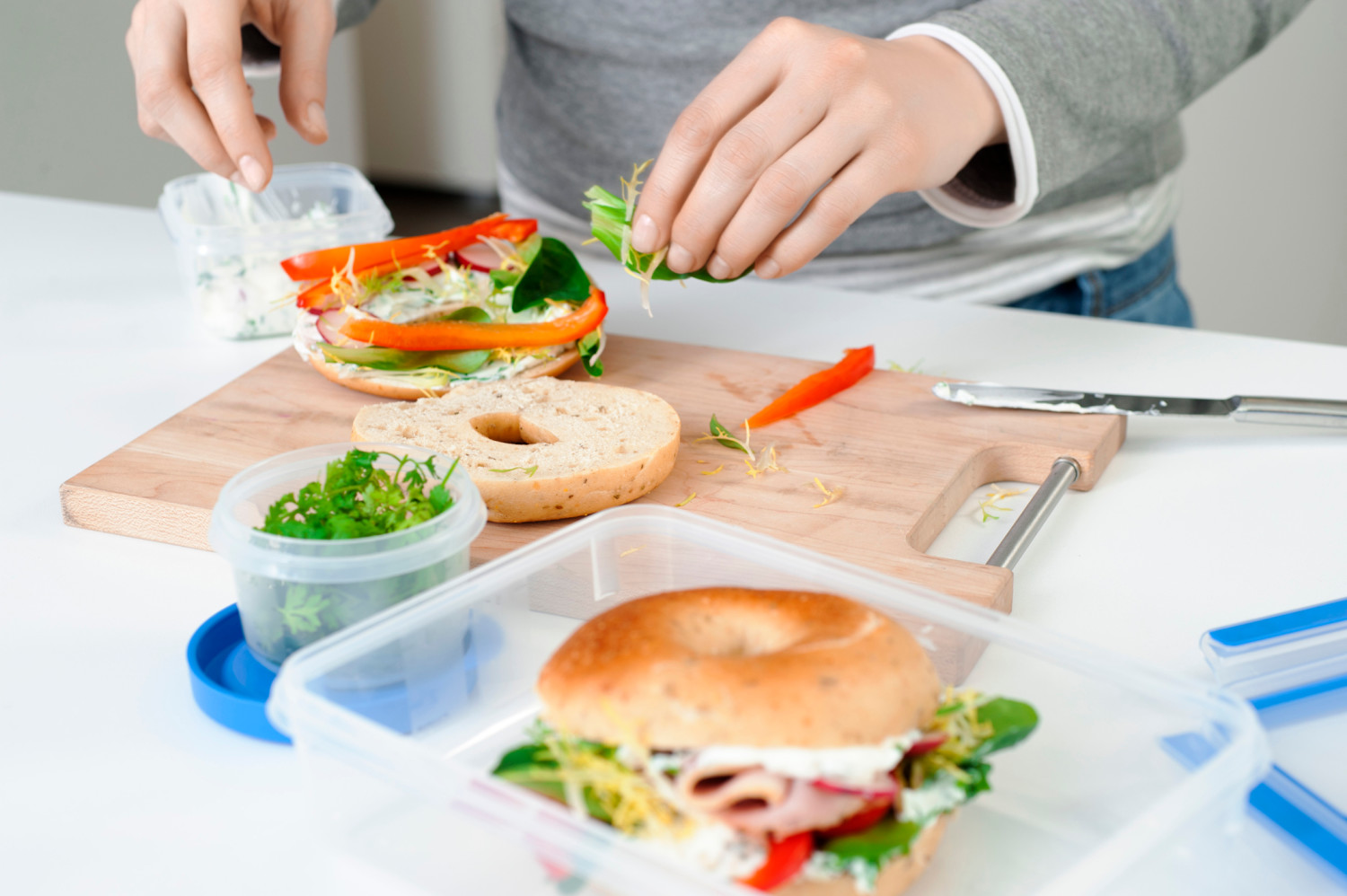 Essen, Präsentation des Essens, Burger, Brunch, Person