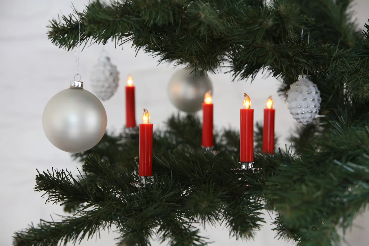 10282 Led Echtwachskerzen 10er Set, rot inkl. Fernbedienung