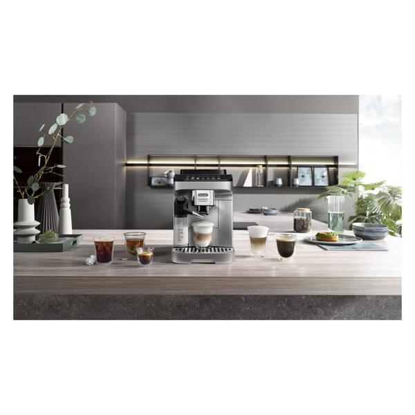 Espressomaschine, Kaffeemaschine, Küchengerät, Arbeitsplatte, Brühvorgang